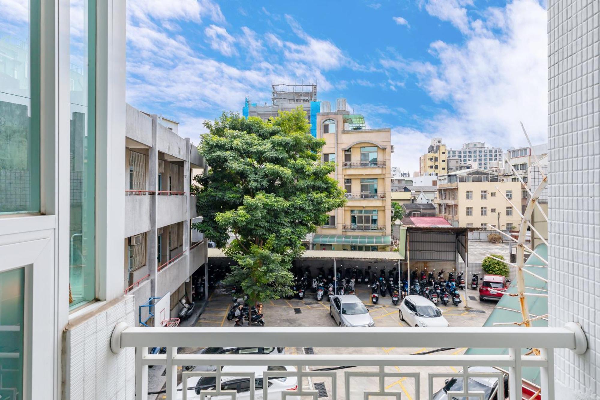 32小巷弄 Hotell Tainan Exteriör bild