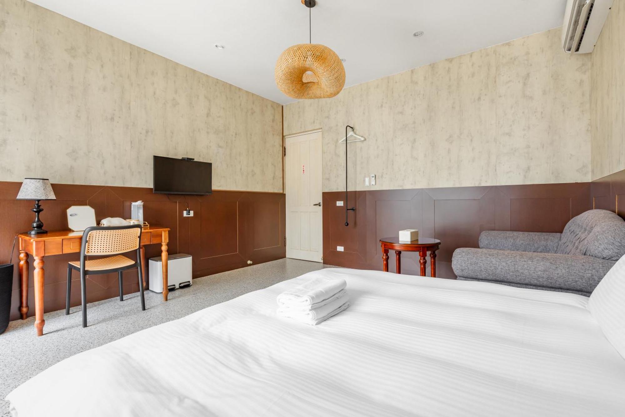 32小巷弄 Hotell Tainan Exteriör bild